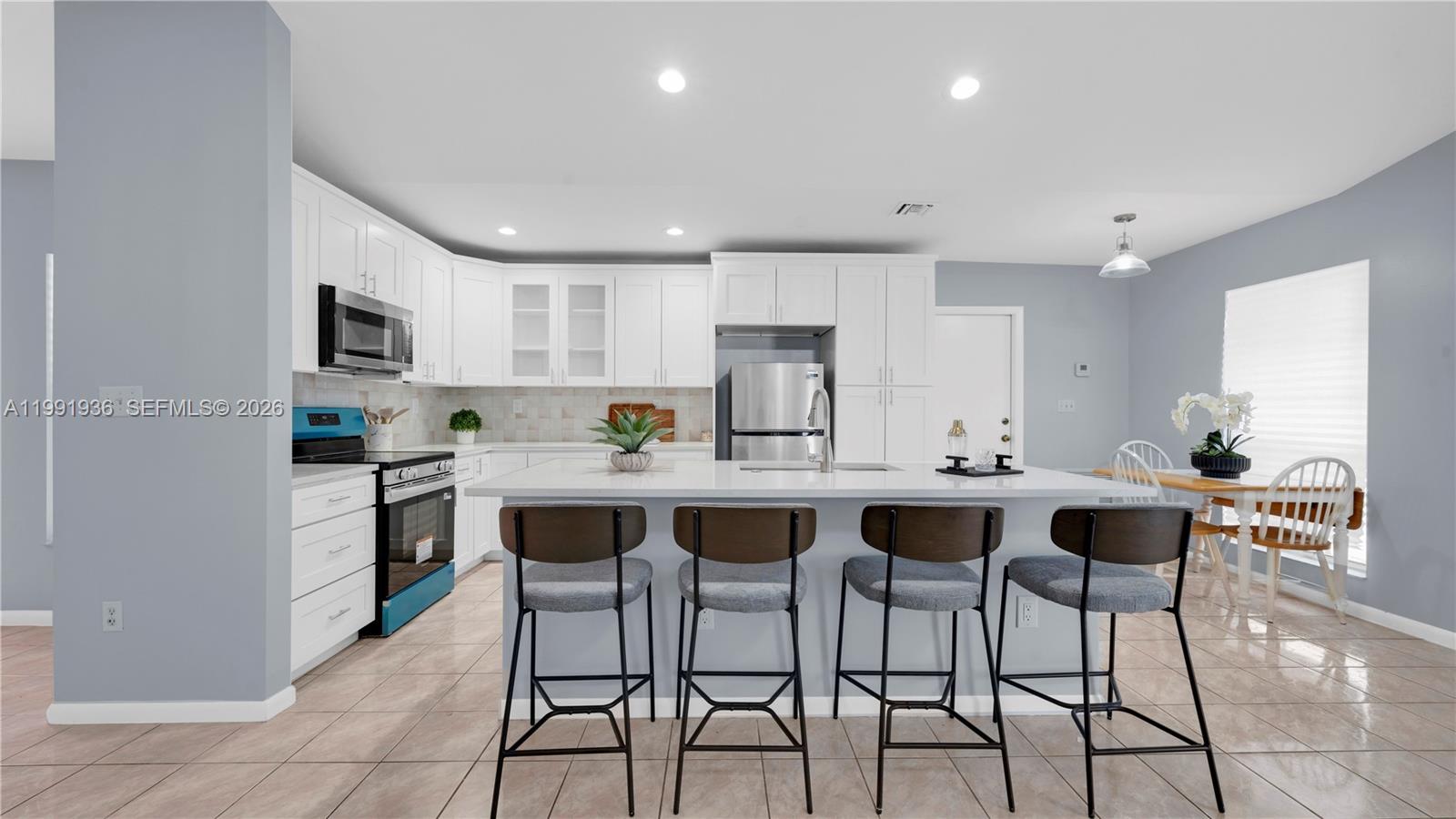 HOMES OF LAKE MIRAMAR - Residential