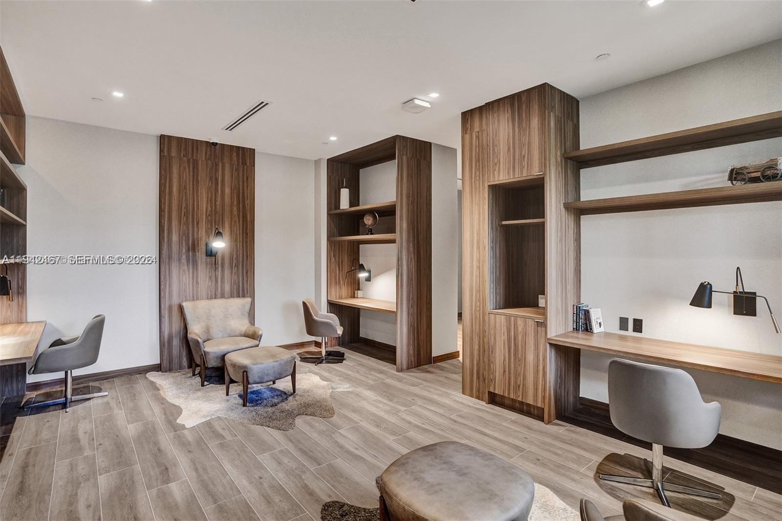 1000 ISL BLVD WILLIAMS IS - Residential