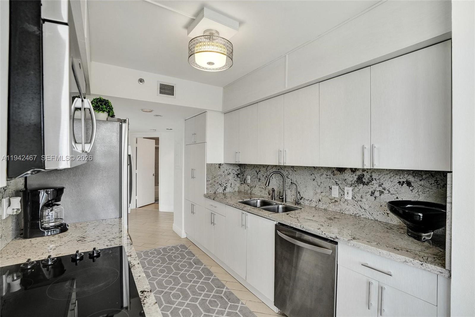 1000 ISL BLVD WILLIAMS IS - Residential