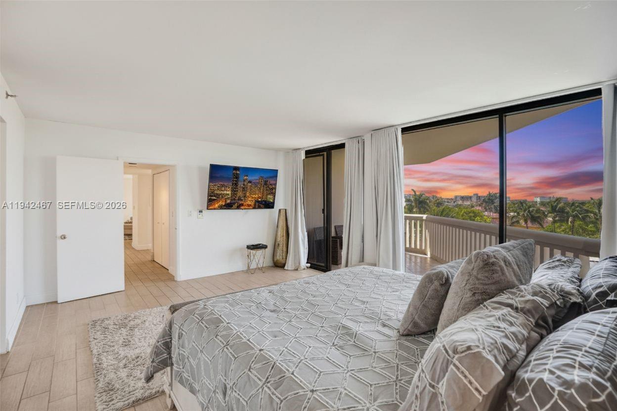 1000 ISL BLVD WILLIAMS IS - Residential