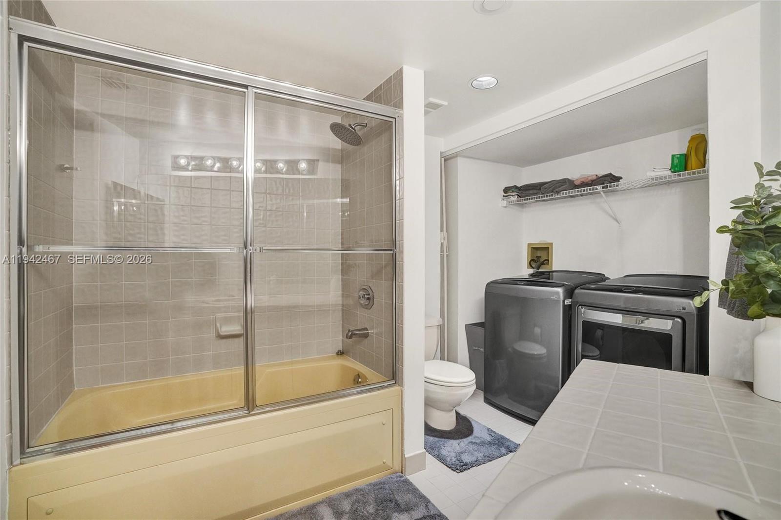 1000 ISL BLVD WILLIAMS IS - Residential