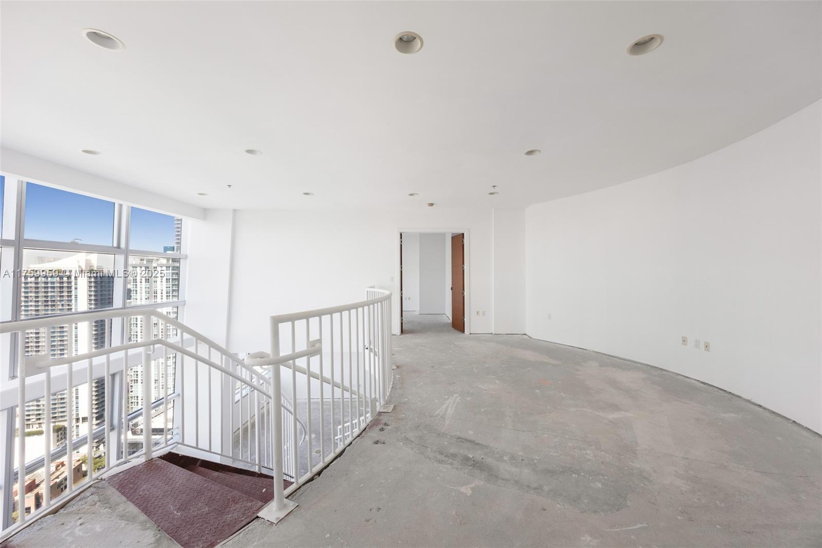 MAYFIELD CONDO - Residential