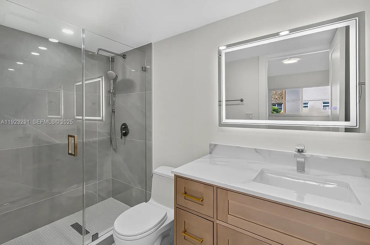 MEADOWBROOK LAKES CONDO - Residential