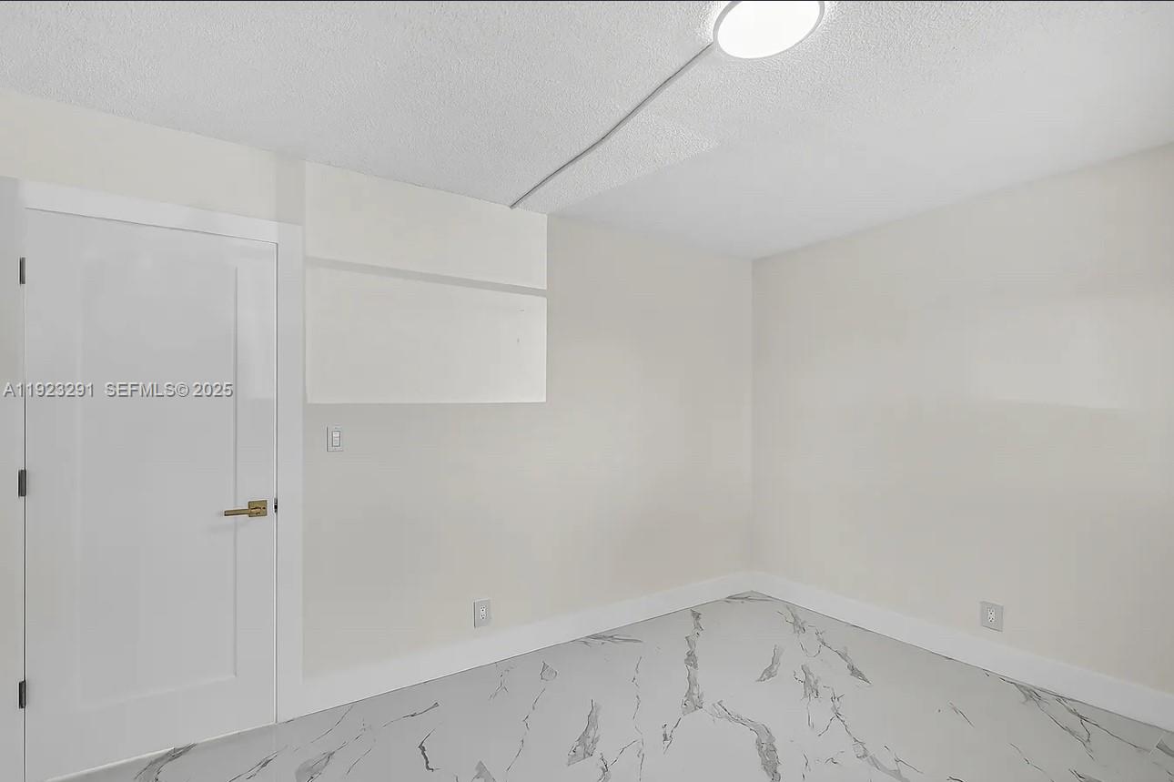 MEADOWBROOK LAKES CONDO - Residential