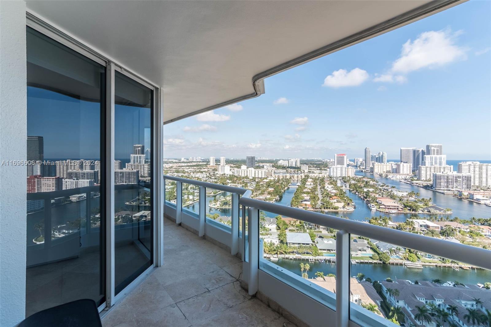 NORTH TOWER AT THE POINT - Residential