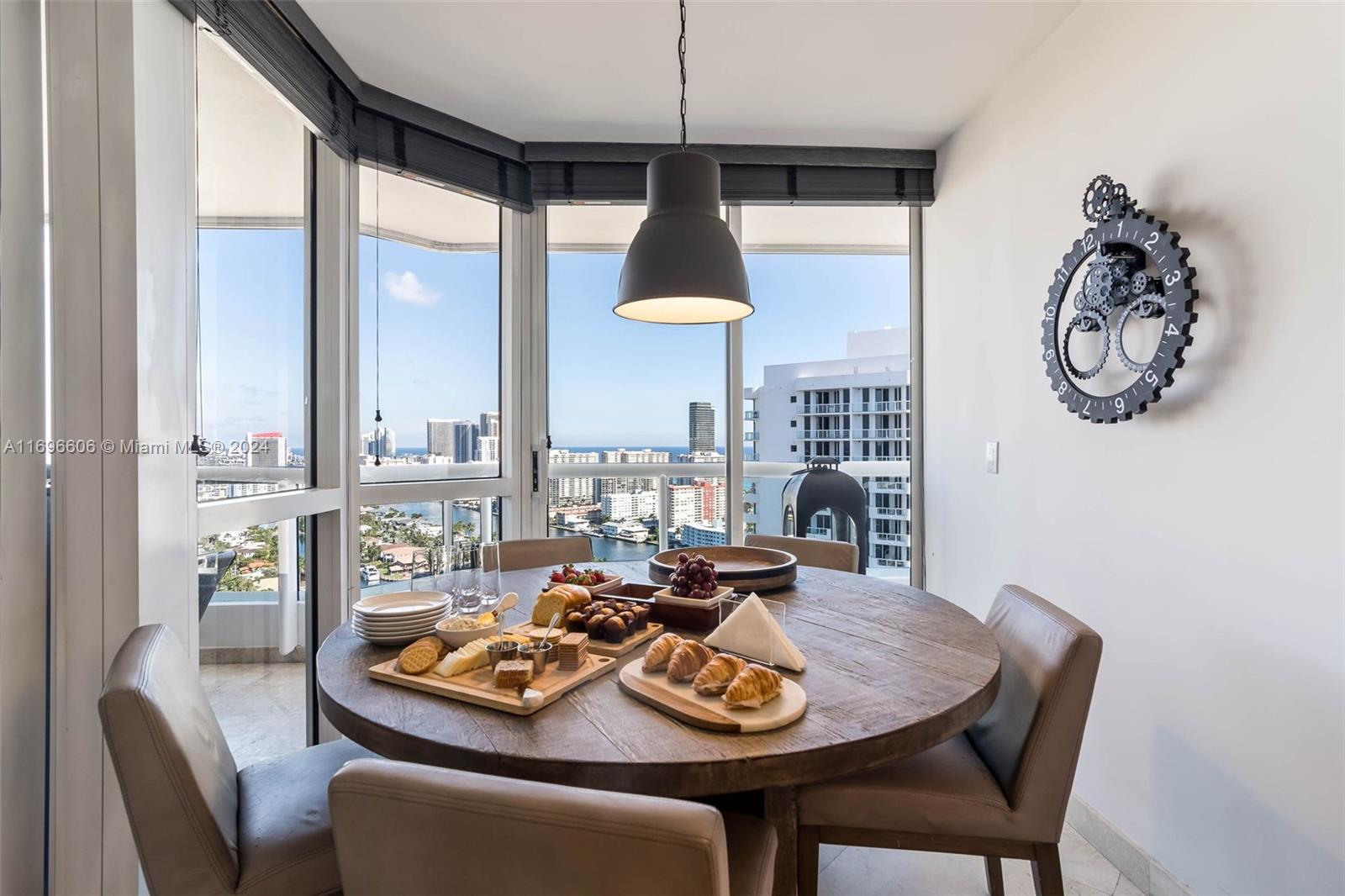 NORTH TOWER AT THE POINT - Residential