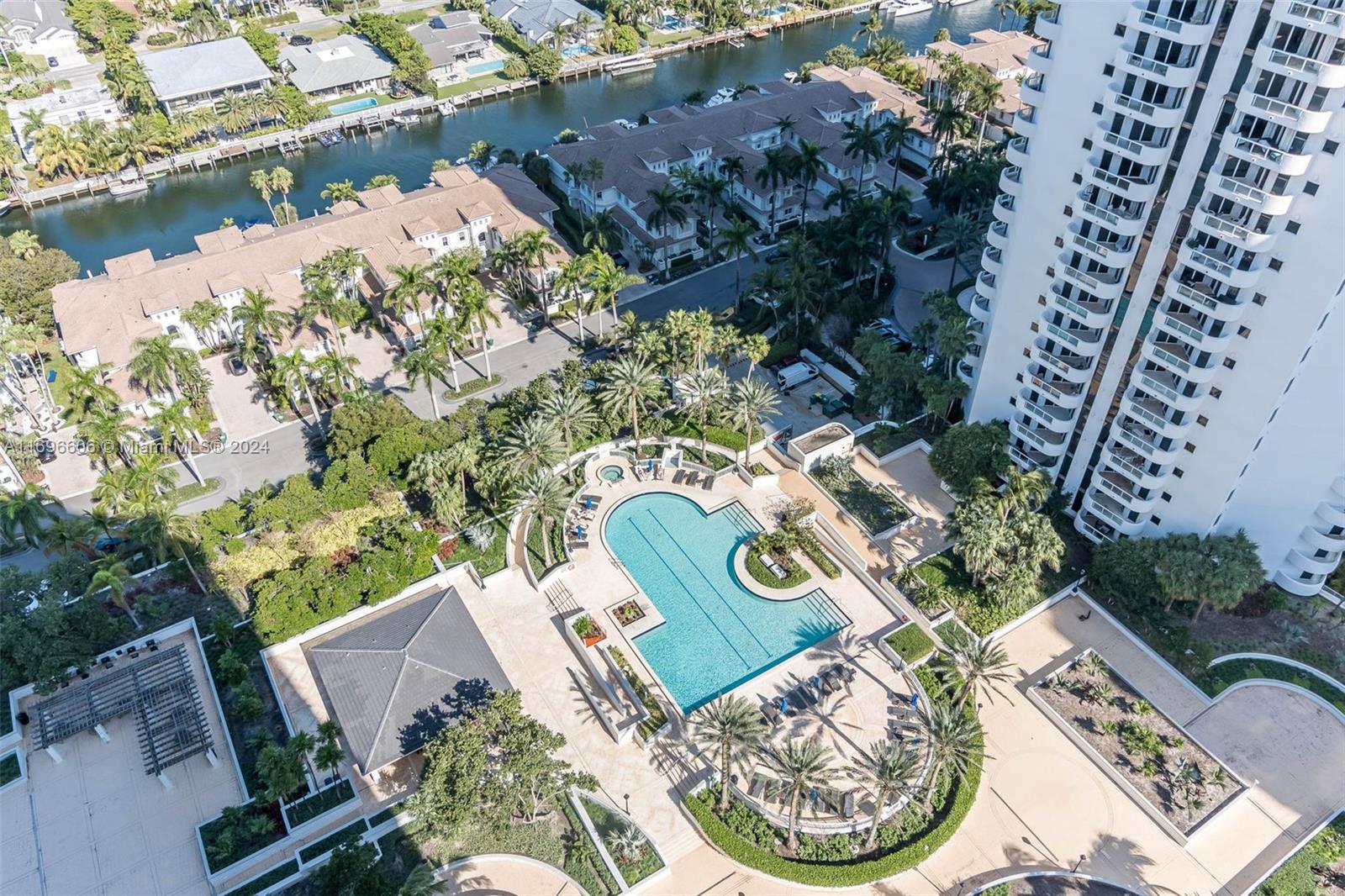 NORTH TOWER AT THE POINT - Residential
