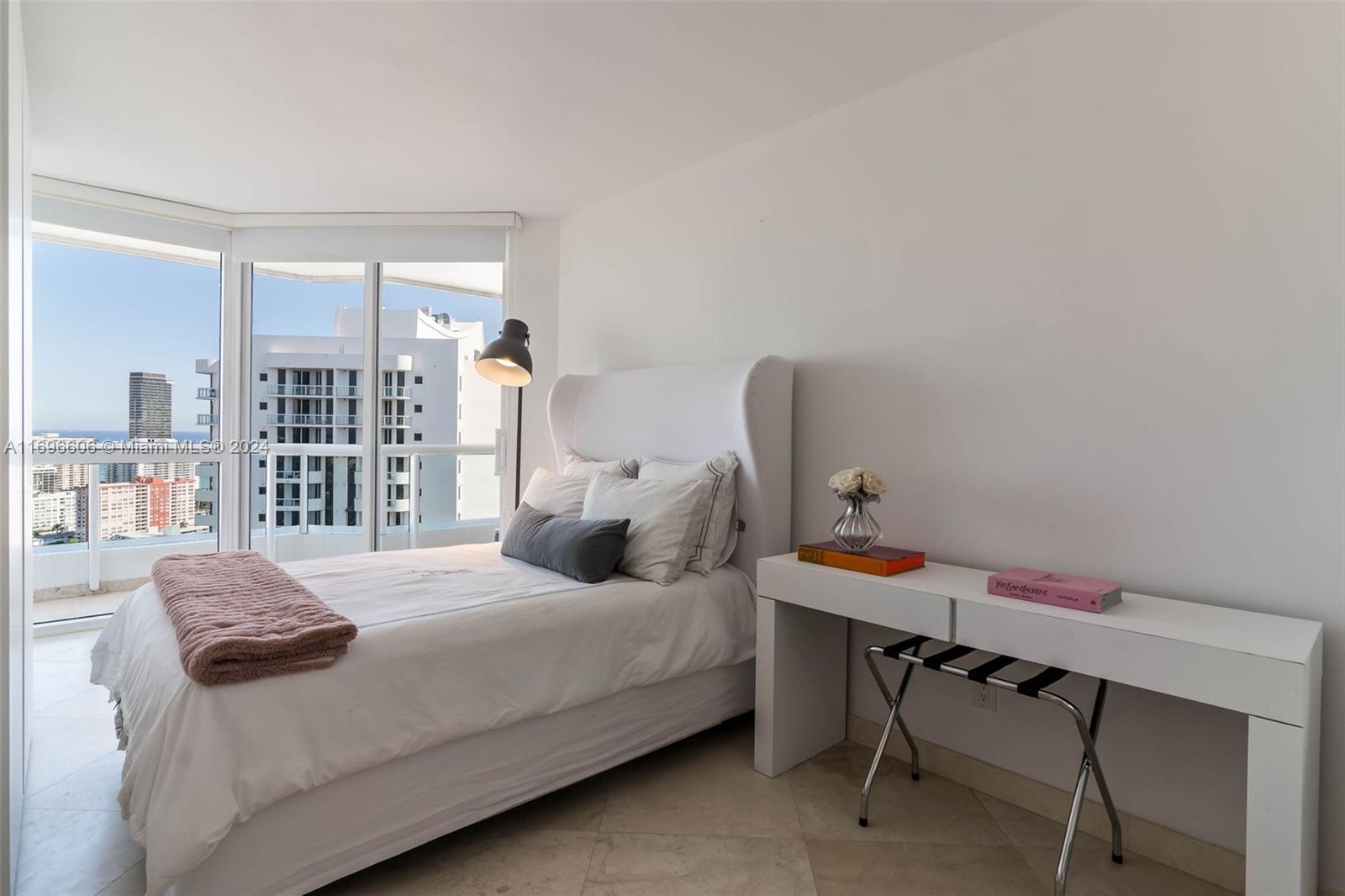 NORTH TOWER AT THE POINT - Residential