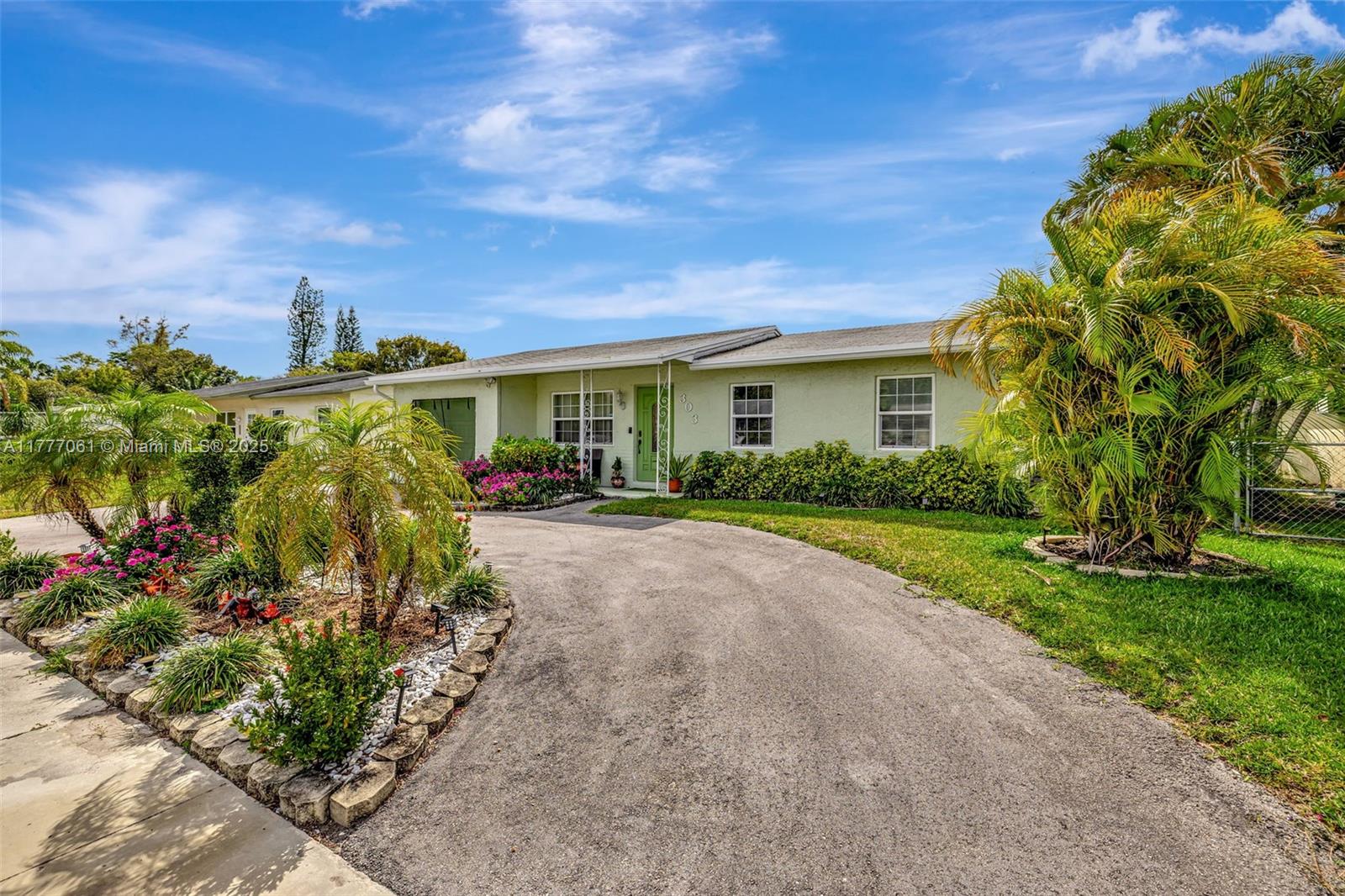303 Sw 78th Ave, North Lauderdale, Miami-Dade County, Florida - 3 Bedrooms  
2 Bathrooms - 