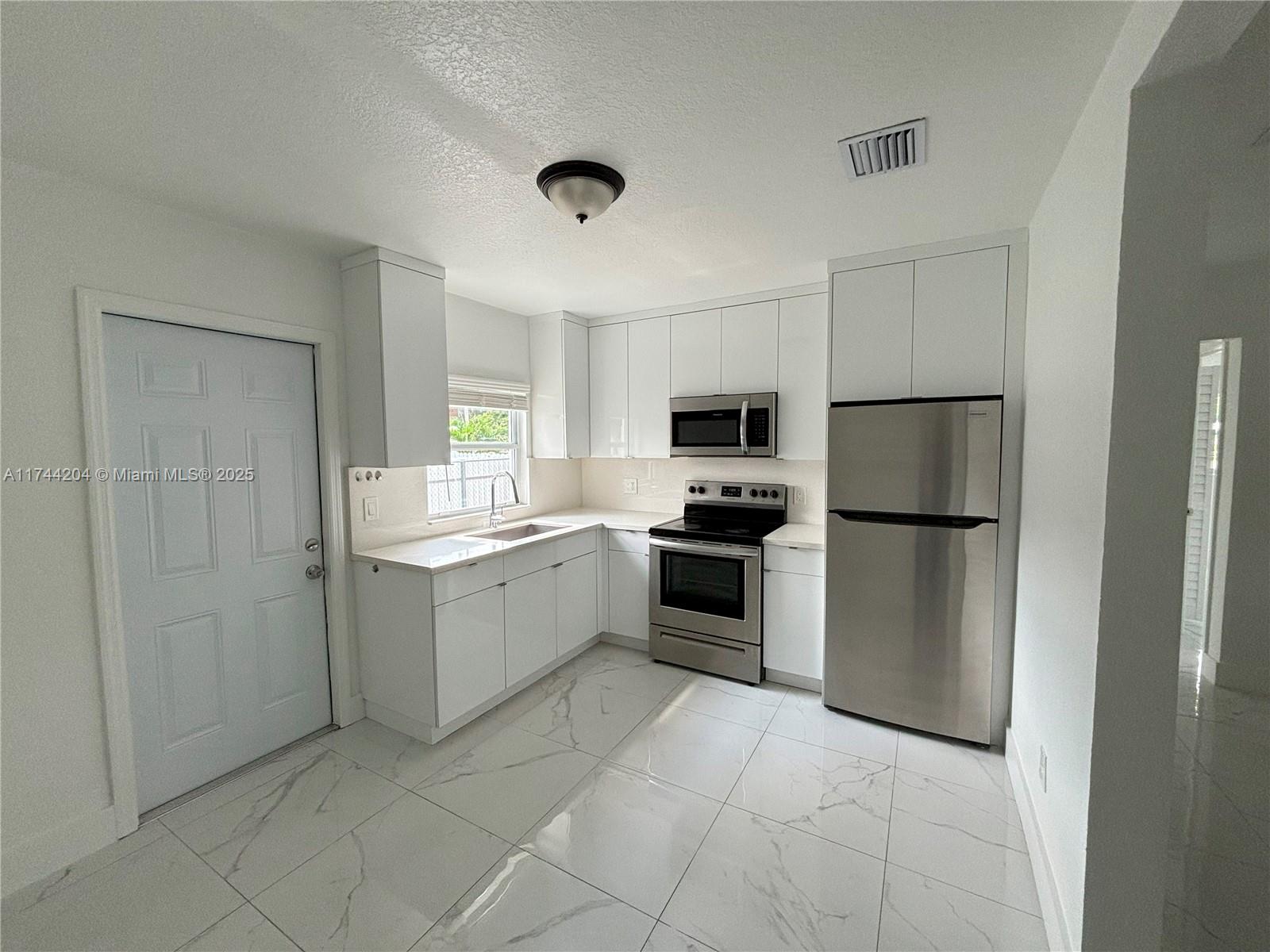 PINEWOOD - Residential Income