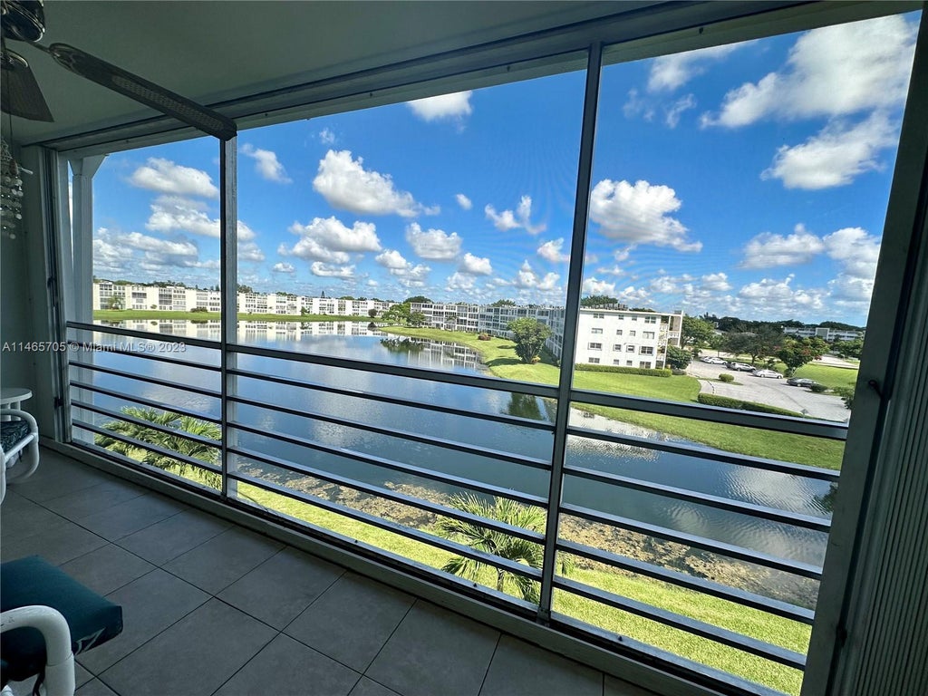 Photo of 4052 E Harwood E #4052, Deerfield Beach, FL 33442 (MLS # A11465705)