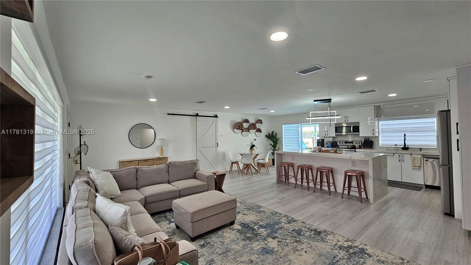BOULEVARD PARK ISLES SEC - Residential