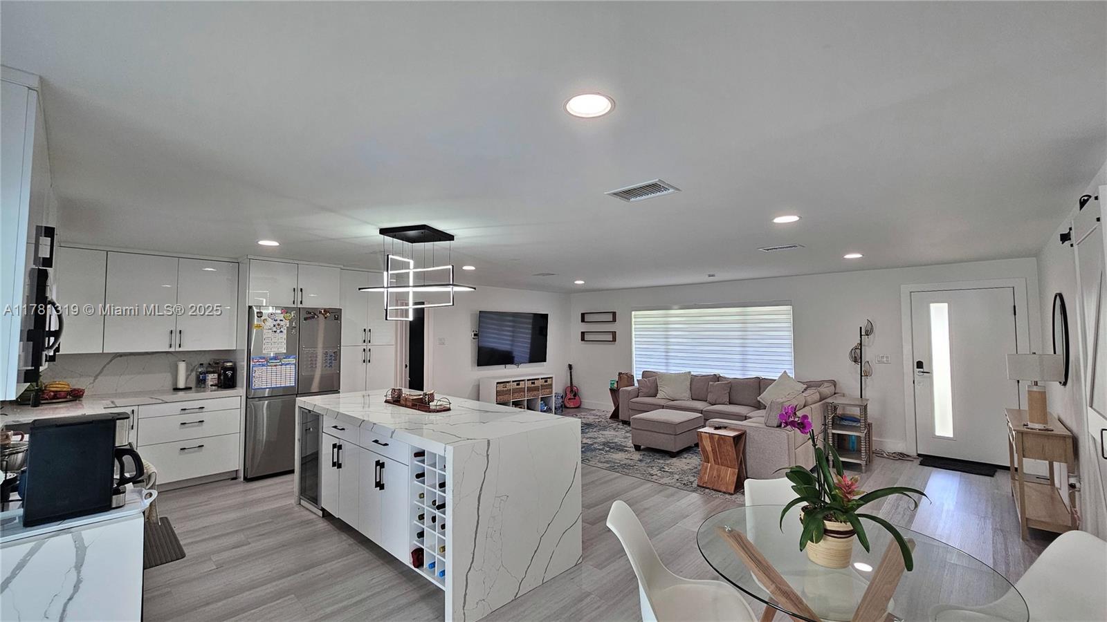 BOULEVARD PARK ISLES SEC - Residential