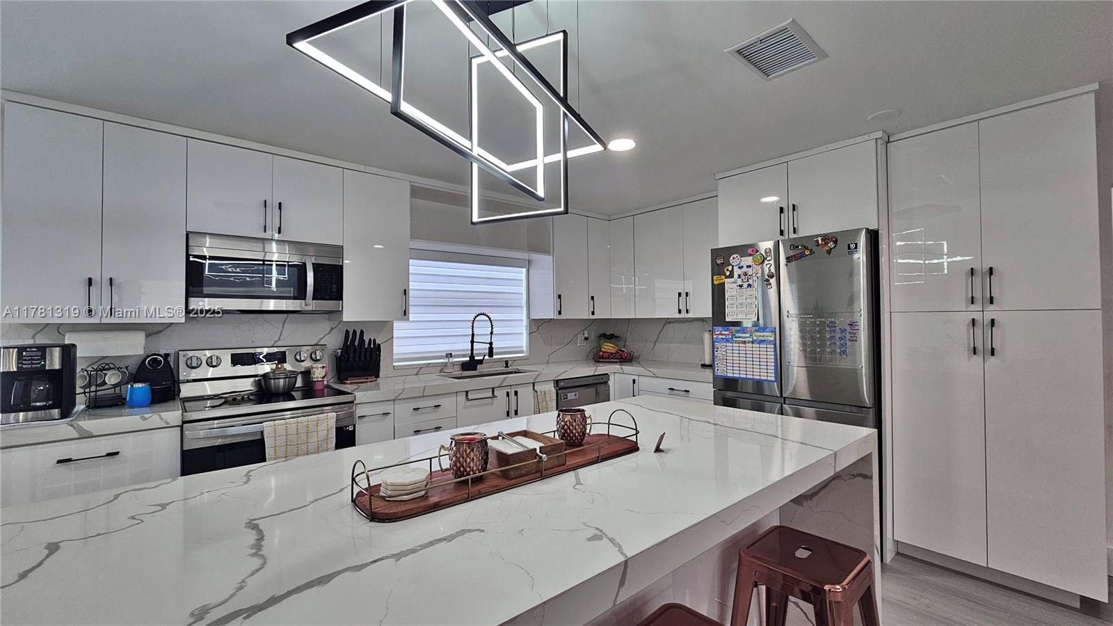 BOULEVARD PARK ISLES SEC - Residential