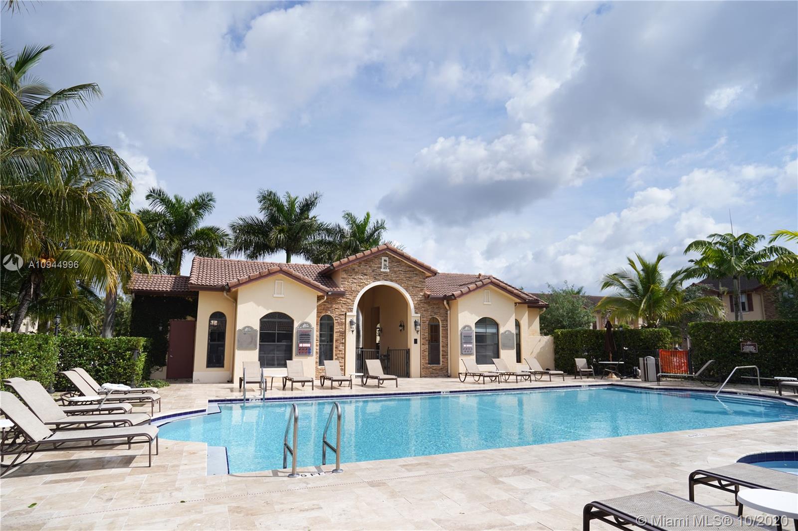 BEACON AT DORAL - Residential