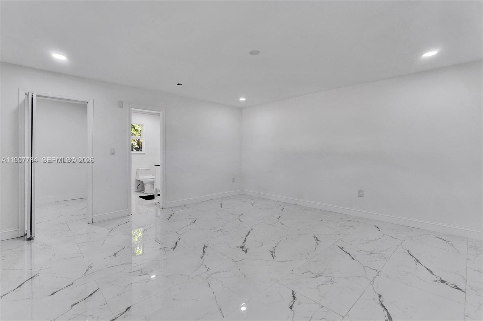 NORTH DADE COUNTRY CLUB V - Residential