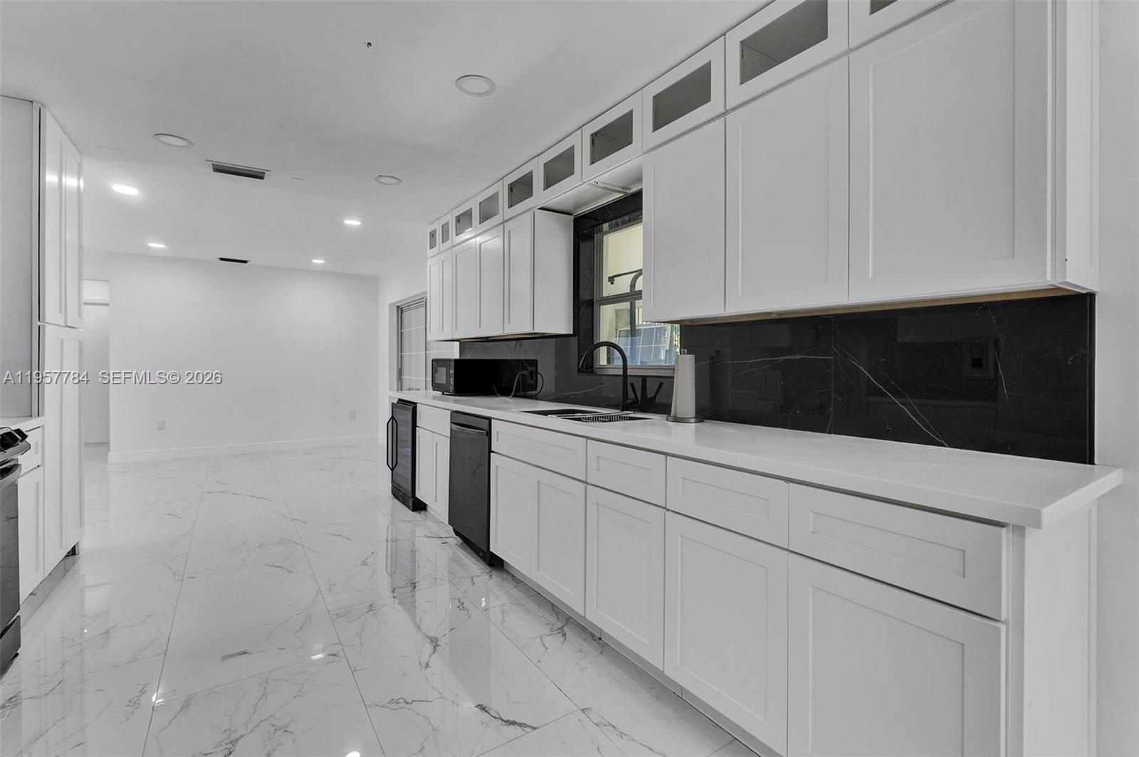 NORTH DADE COUNTRY CLUB V - Residential