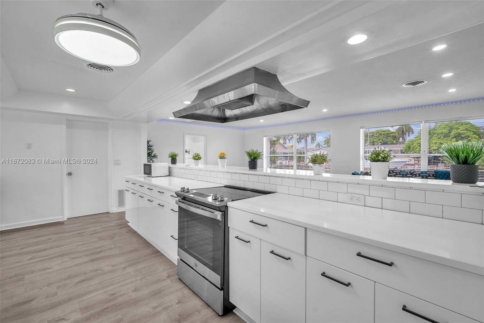 SUNSET ISLES SEC 1 - Residential
