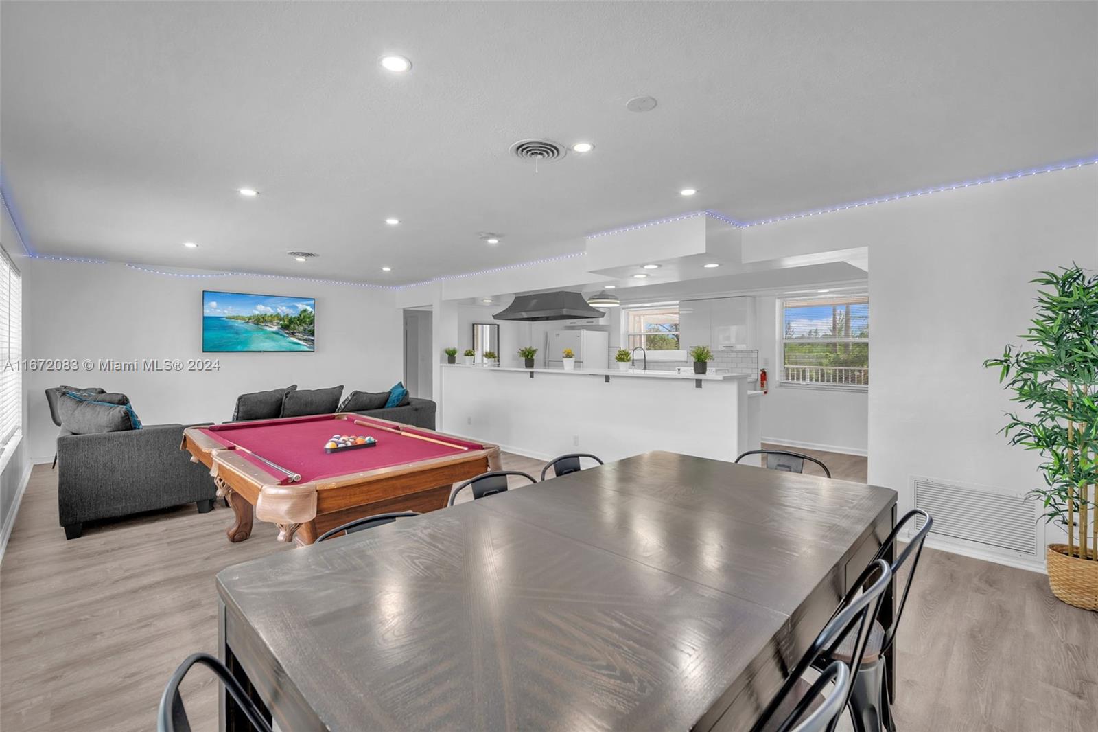 SUNSET ISLES SEC 1 - Residential