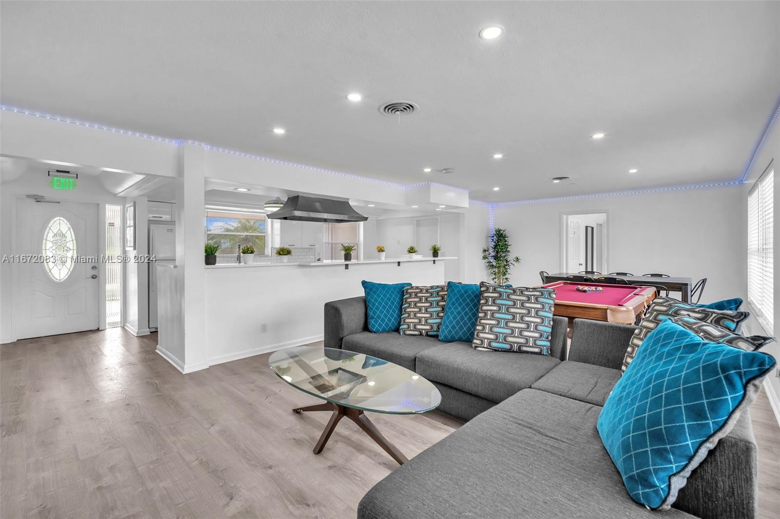 SUNSET ISLES SEC 1 - Residential