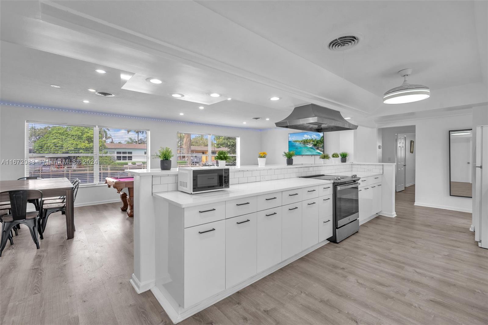 SUNSET ISLES SEC 1 - Residential