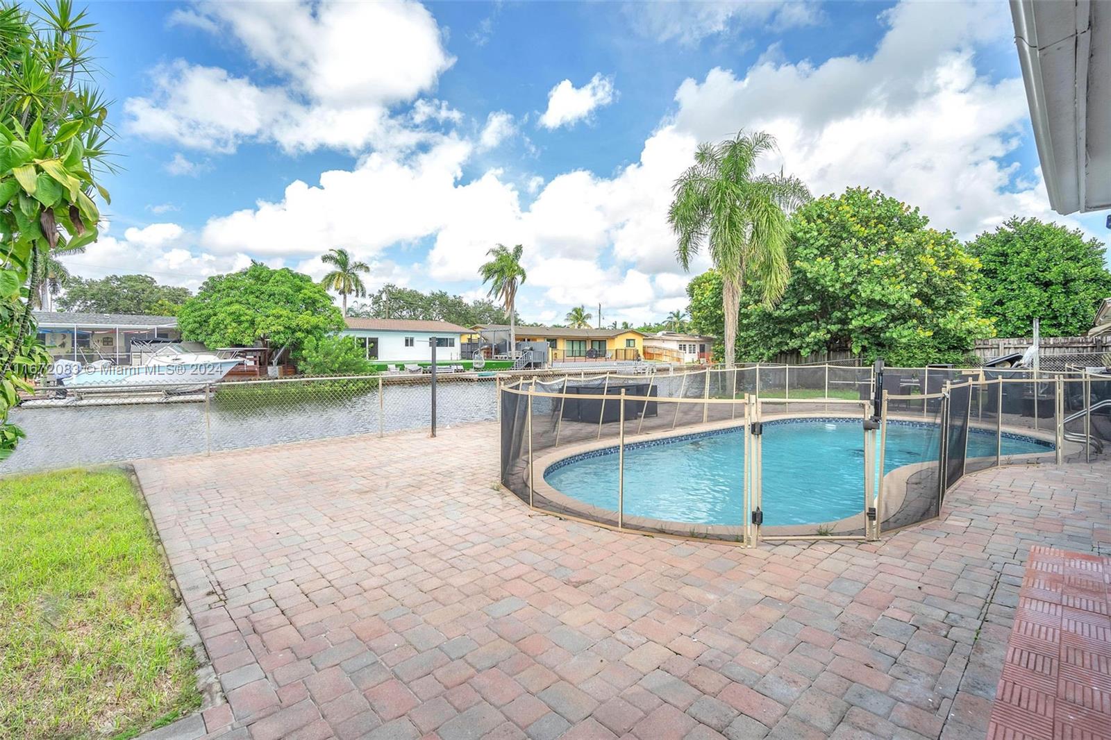 SUNSET ISLES SEC 1 - Residential
