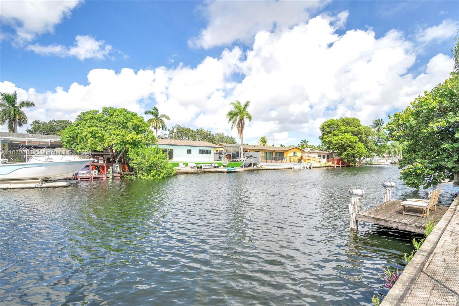 SUNSET ISLES SEC 1 - Residential