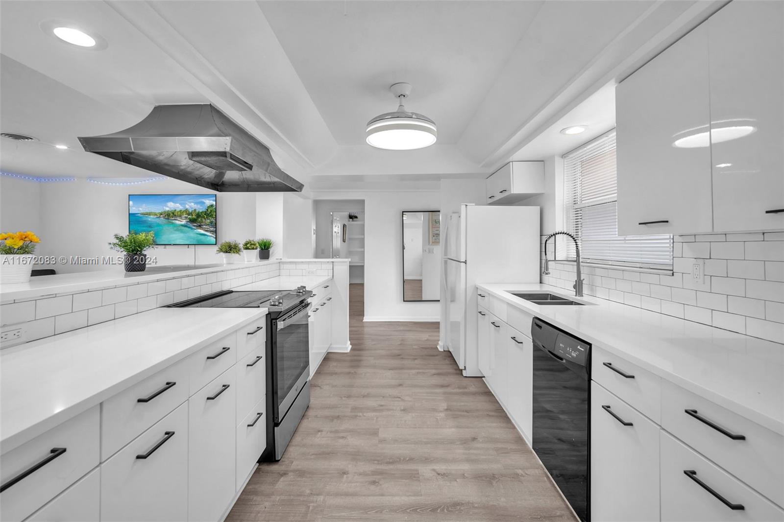 SUNSET ISLES SEC 1 - Residential