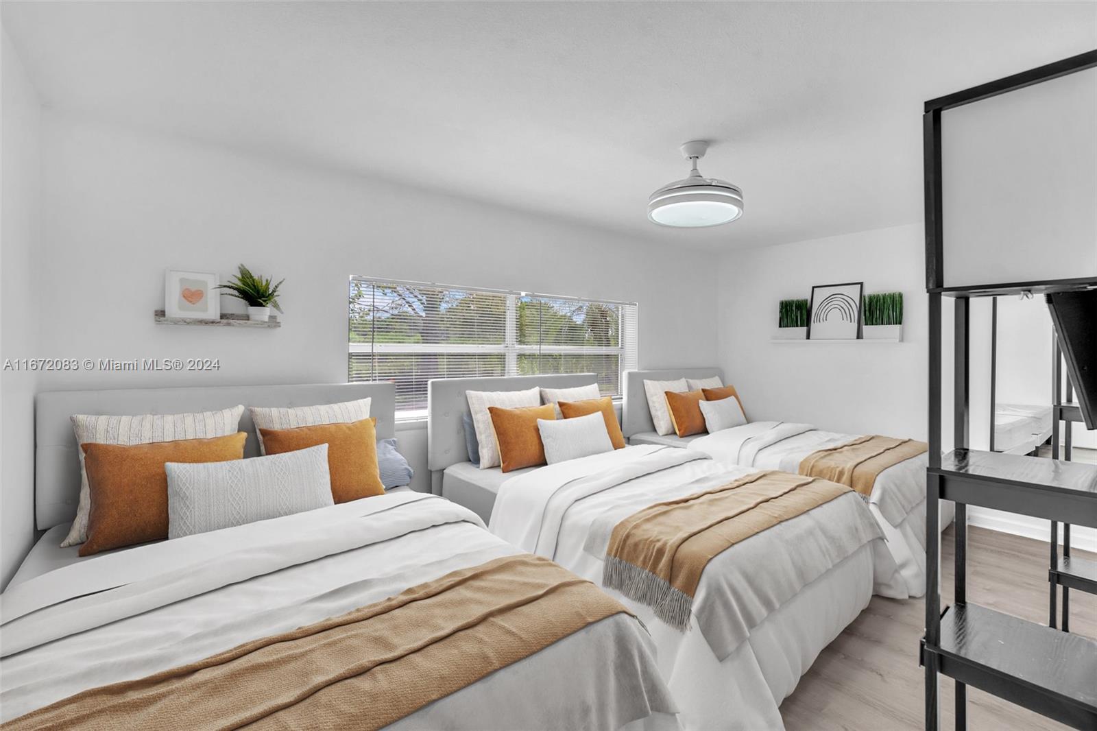 SUNSET ISLES SEC 1 - Residential