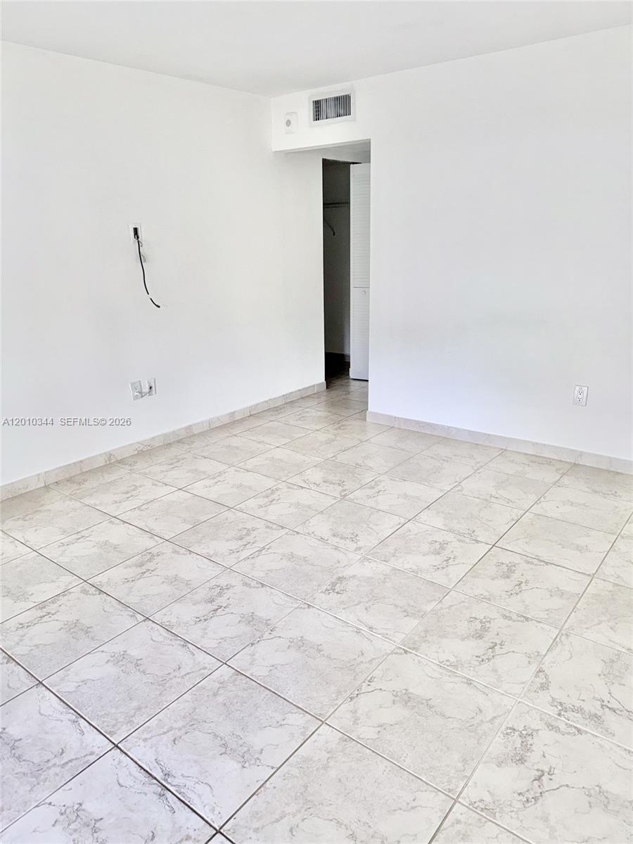 KENLAND WALK CONDO III - Residential