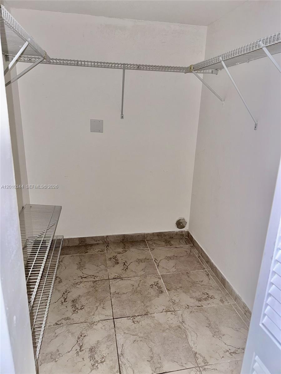 KENLAND WALK CONDO III - Residential