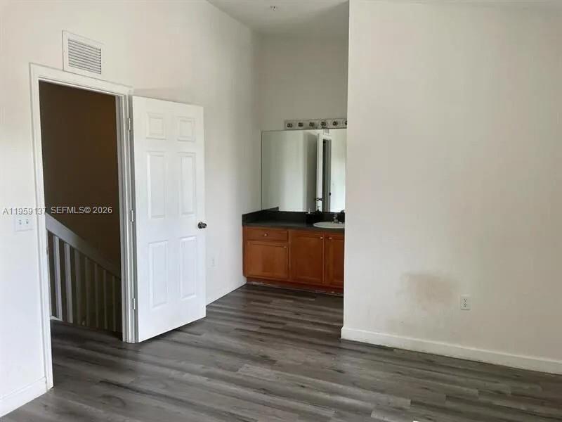 HOLLYWOOD RIDGE FARMS 2-1 - Residential Lease