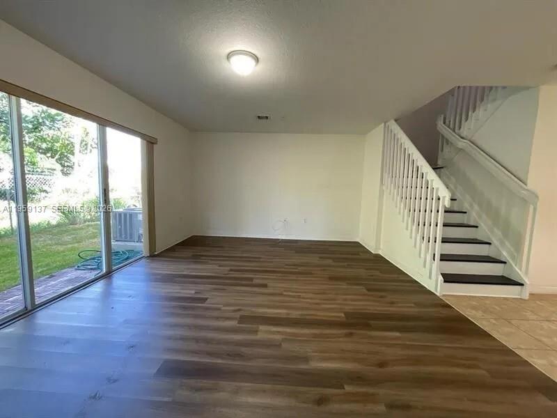HOLLYWOOD RIDGE FARMS 2-1 - Residential Lease