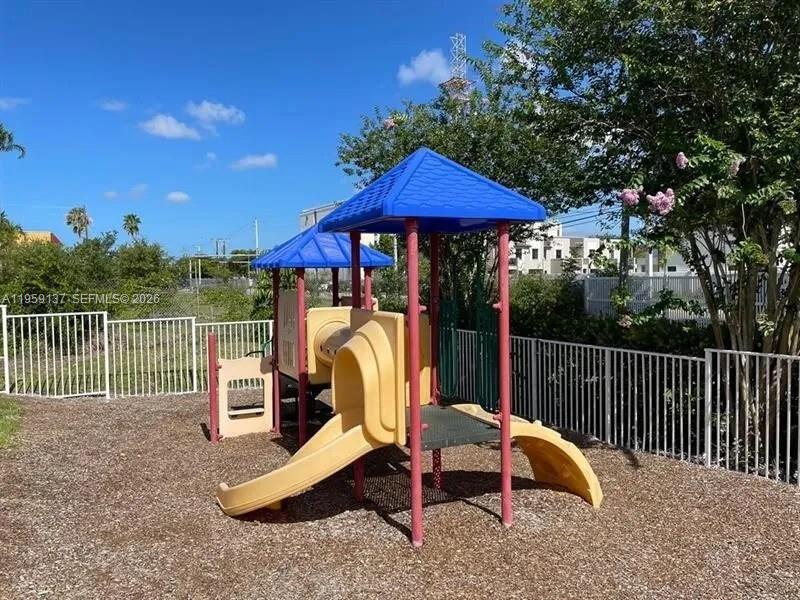 HOLLYWOOD RIDGE FARMS 2-1 - Residential Lease