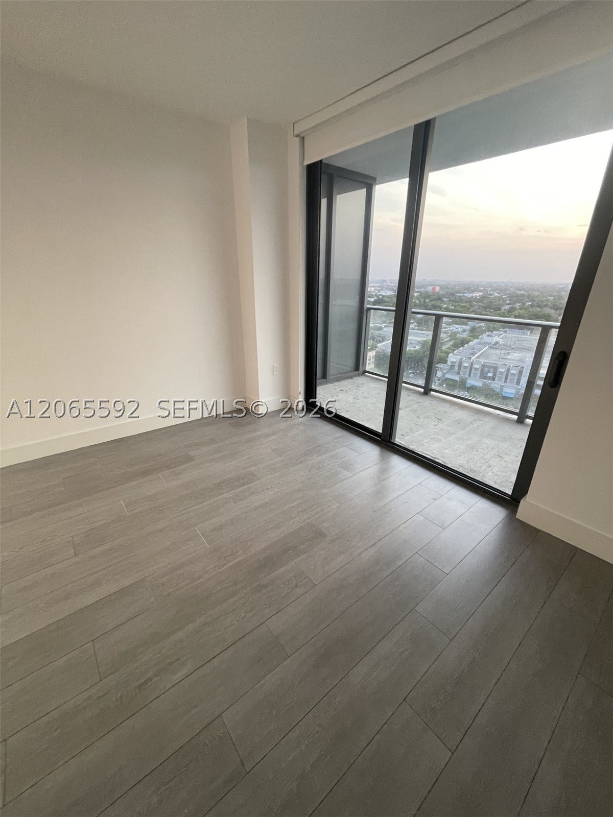 121 NE 34th St 1810