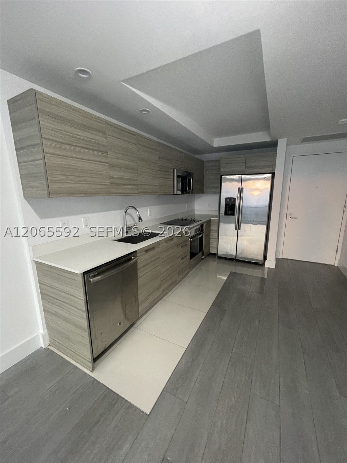 121 NE 34th St 1810
