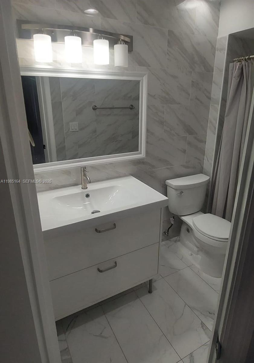 ISLES AT LAGO MAR CONDO - Residential Lease