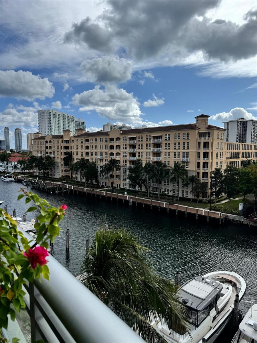 ARTECH RESIDENCES AT AVEN - Residential