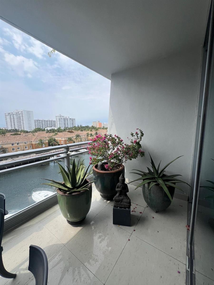 ARTECH RESIDENCES AT AVEN - Residential