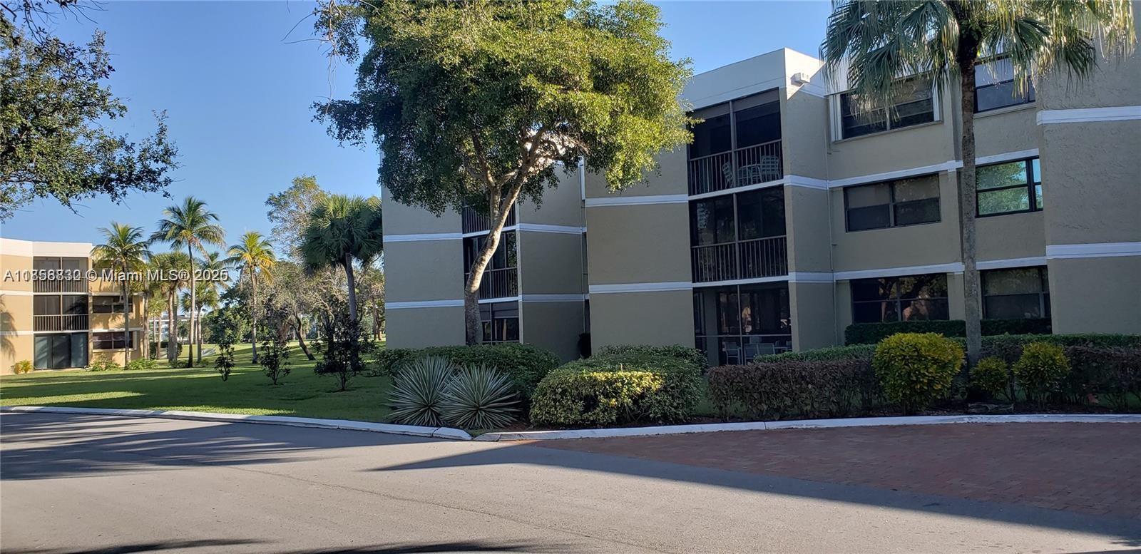 SHORT SALE UNAPPROVED. Spacious 2-bedroom, 2.5-bath home with stunning lake and golf course views, located in the highly sought-after Weston area. Property is being sold as is. Please allow 24 hours’ notice for showings. The home is owner-occupied, so we kindly ask that you DO NOT DISTURB THE OWNER