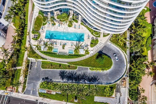 Ritz Carlton Residences - Residential