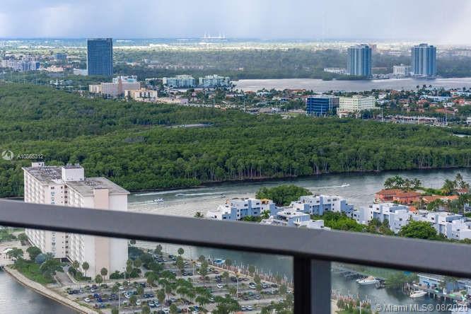 Ritz Carlton Residences - Residential