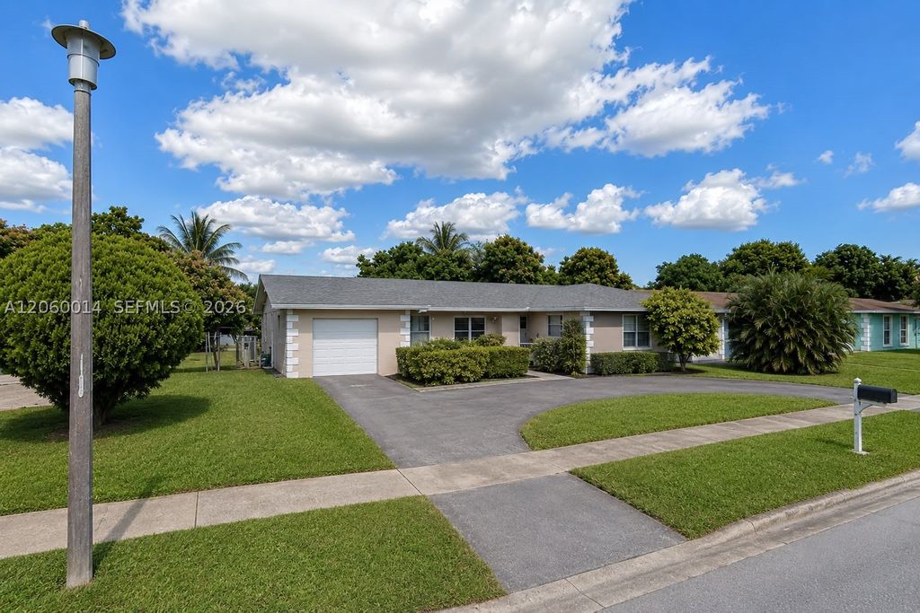 Photo of 6221 SW 4th St, Margate, FL 33068 (MLS # A12060014)