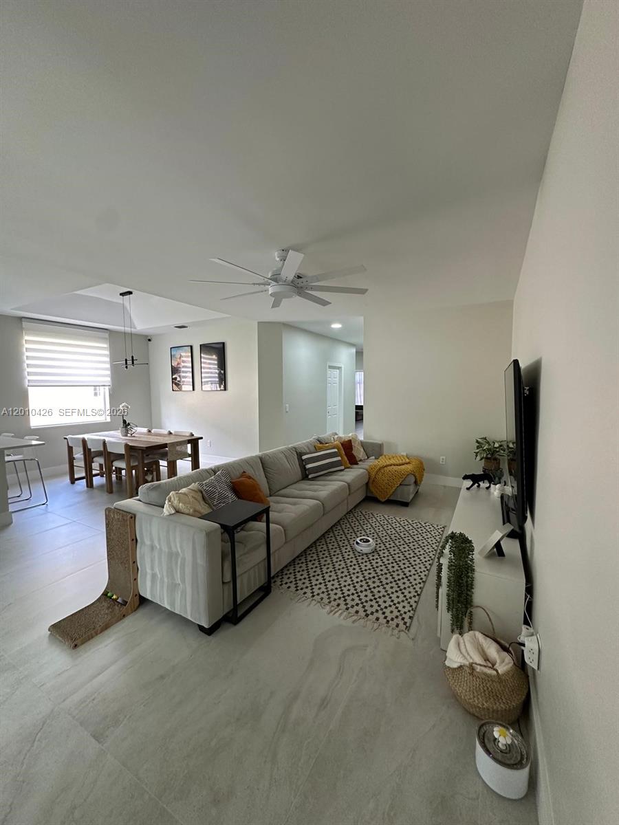 MADISON LAKES - Residential