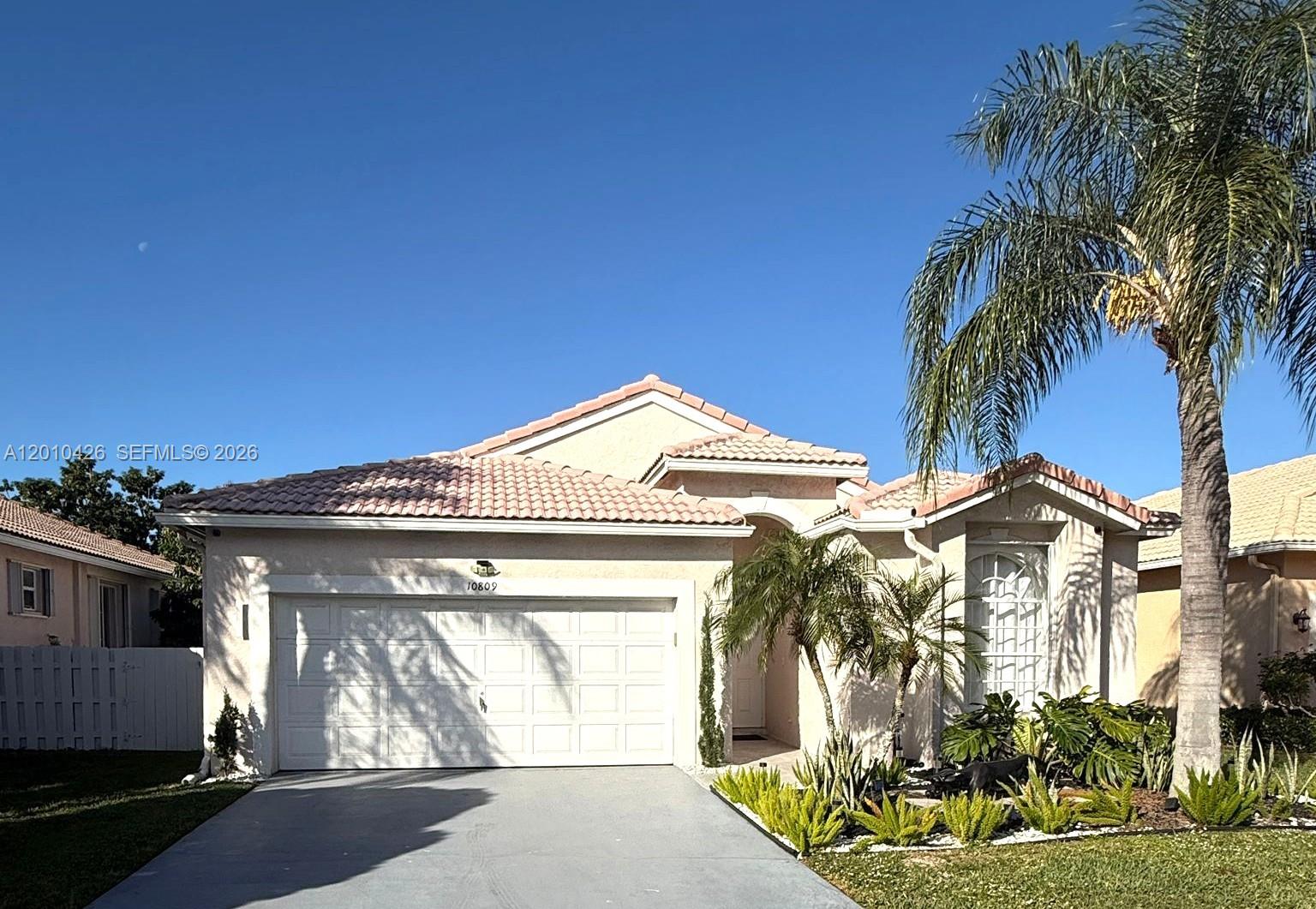 MADISON LAKES - Residential
