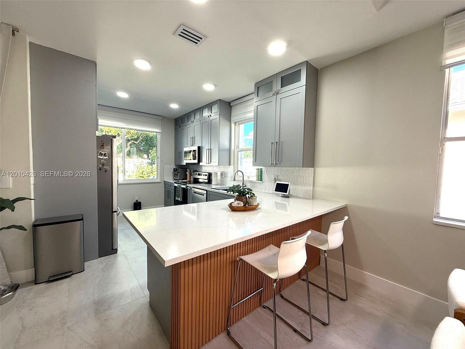 MADISON LAKES - Residential