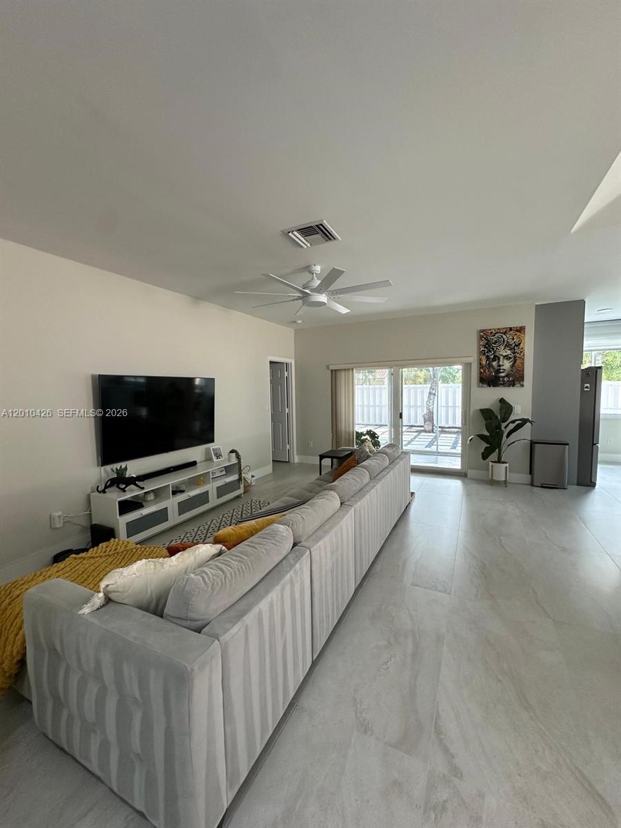MADISON LAKES - Residential
