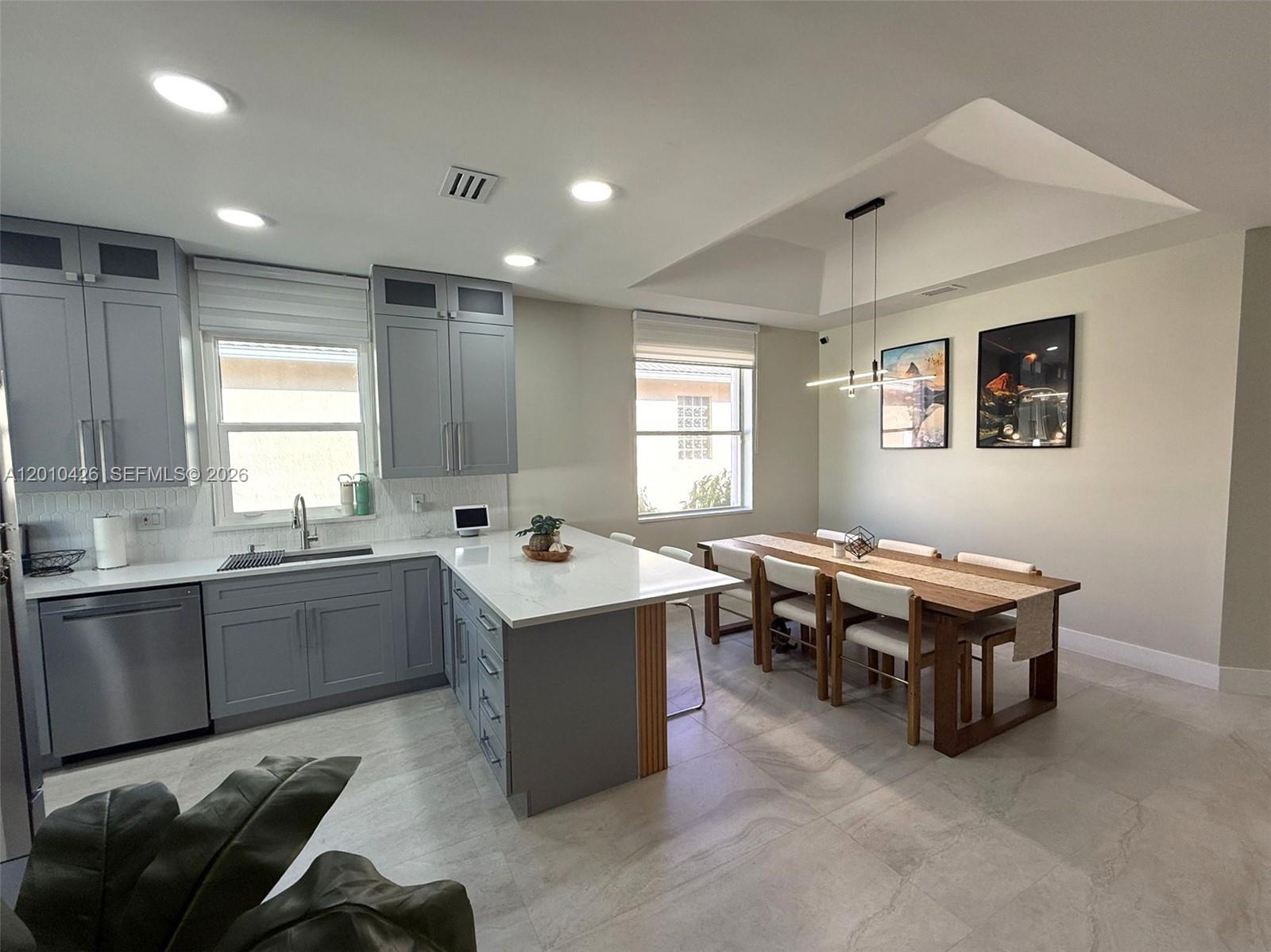 MADISON LAKES - Residential