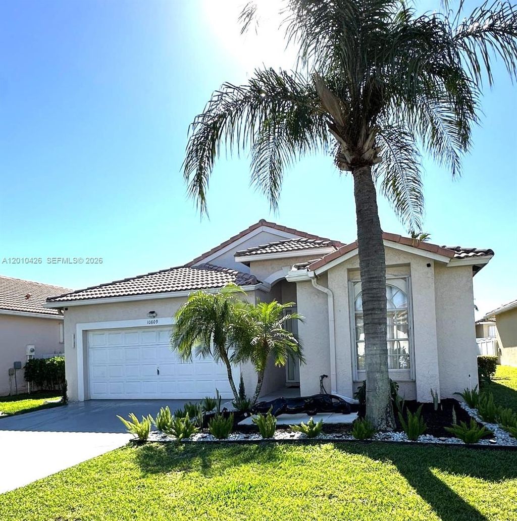 Photo of 10809 Madison Dr, Boynton Beach, FL 33437 (MLS # A12010426)
