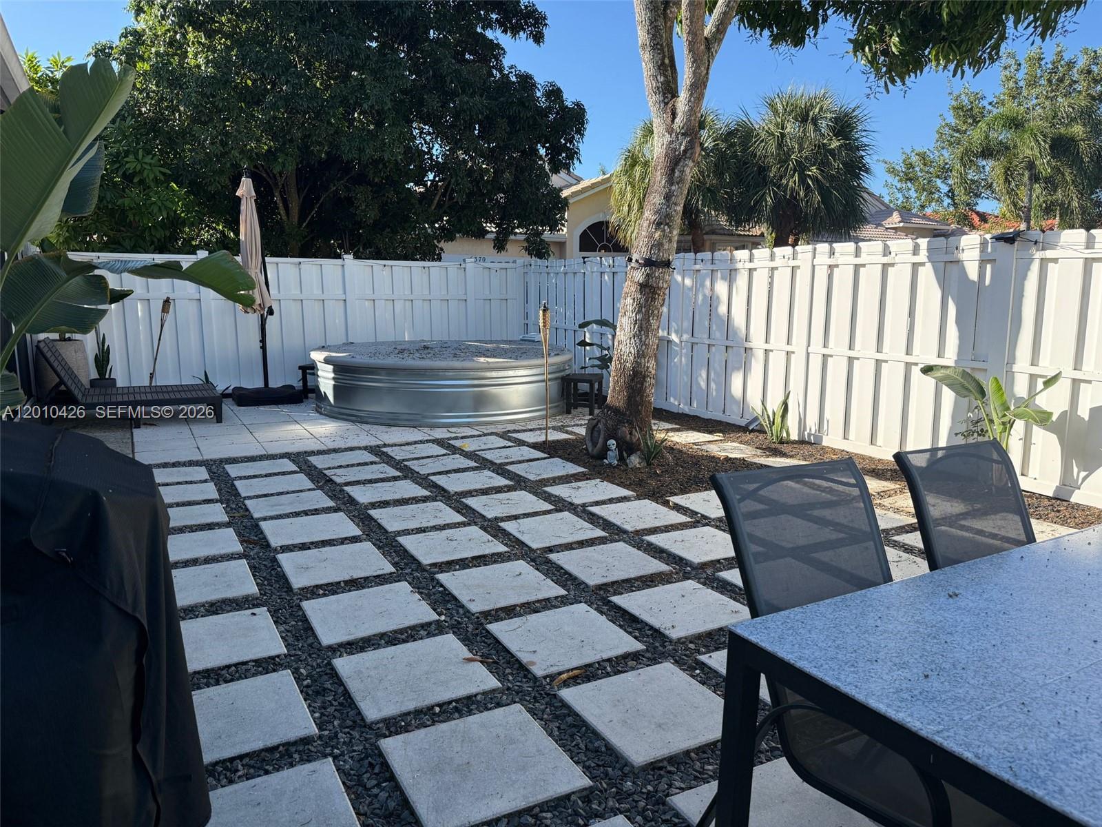MADISON LAKES - Residential